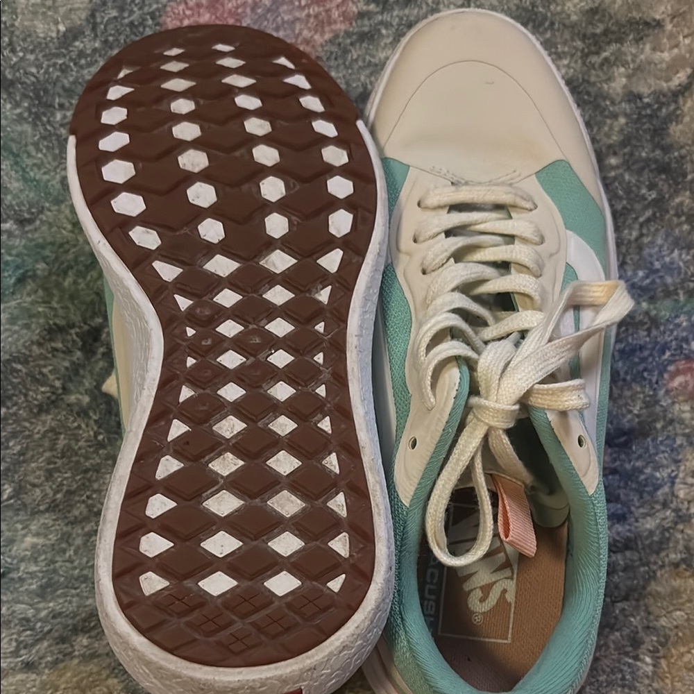 Vans Ultra Range in Cream Mint & Peach - Picture 2 of 6